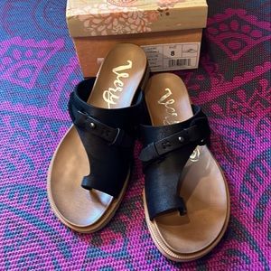 Very G Black Sandals